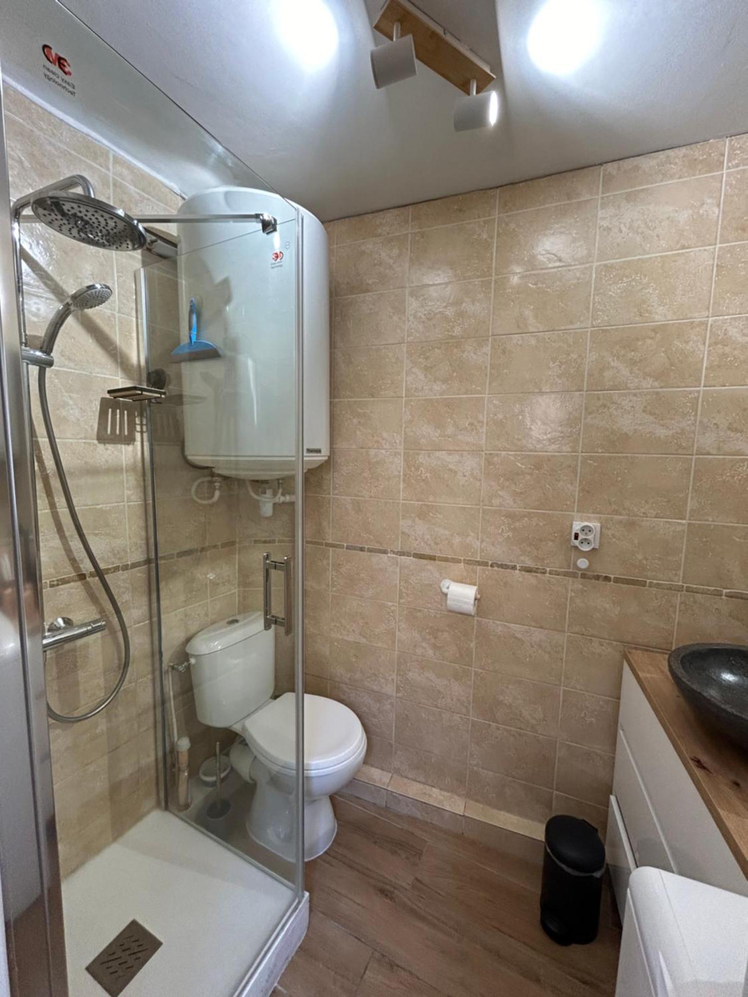 Duplex Climatise Proche Port Toulon Apartment Exterior photo